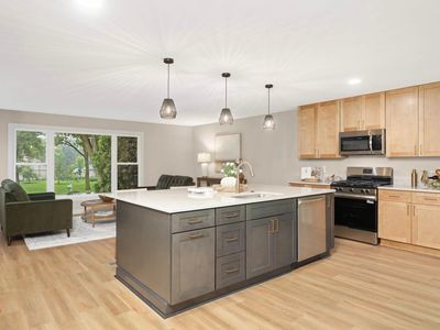 2040 Vagabond Ln N, Plymouth, MN, 55447