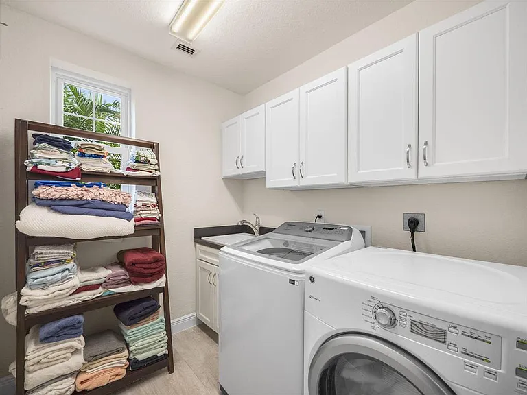 11726 SW Westcliffe Ln — Photo 20
