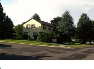 70 Mainbridge Ln, Willingboro, NJ 08046