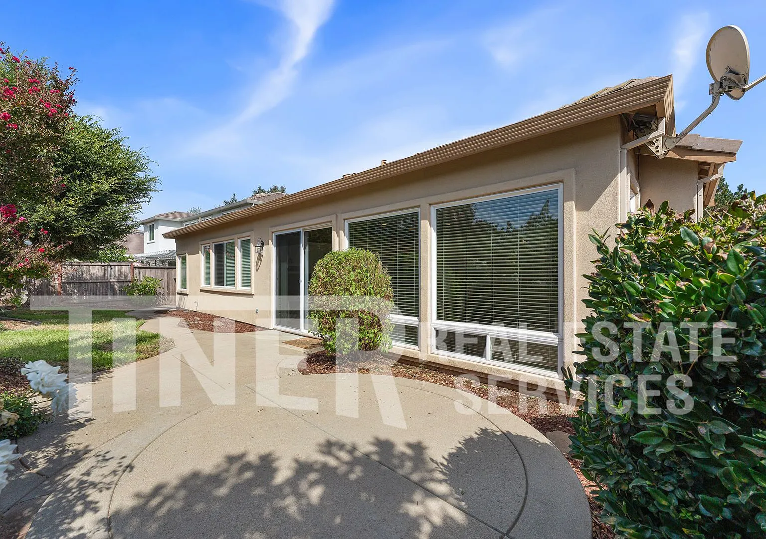 1624 Daunting Dr - Tier 1 - Bright, Open Living in El Dorado Hills — Photo 4