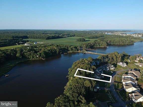 3rd image of 37382 Woods Run Cir