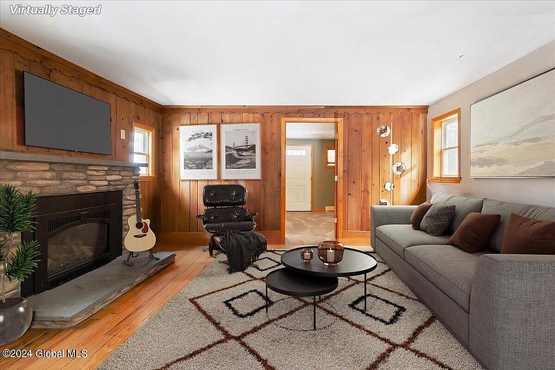 3rd image of 21 Pearce Lane