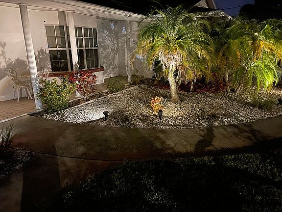 3rd image of 1040 2nd Ave