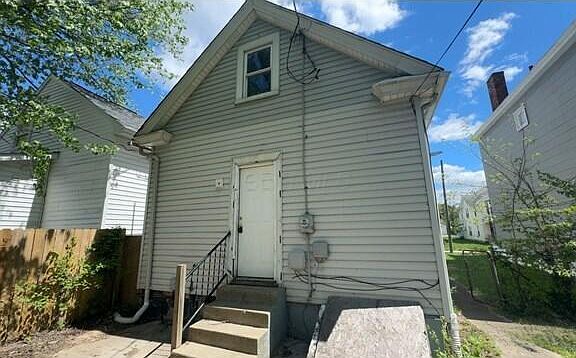 4th image of 697 Kelton Ave