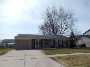 22285 Derby Rd, Woodhaven, MI 48183