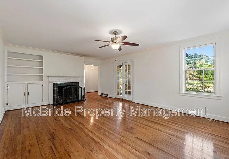 1835 Kissingbower Rd — Photo 9