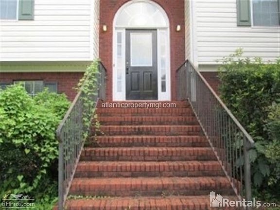 4th image of 203 Cobblestone Ln