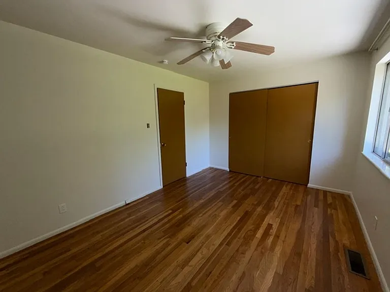153 Willis Ave — Photo 11