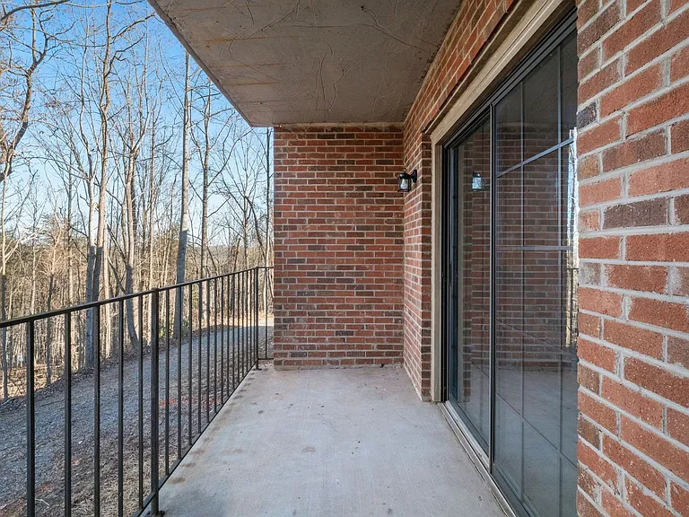Blueberry Hill Apartments — Photo 38