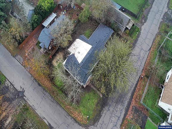 5th image of 184 Greenwood Dr
