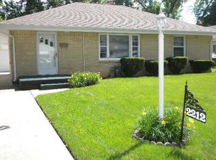 2212 Glenwood Ave, Rockford, IL 61103