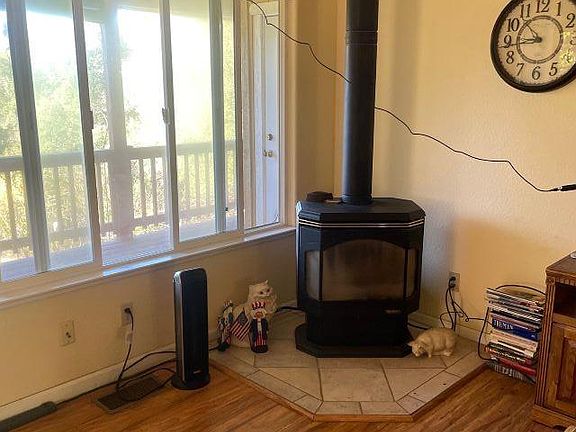 5th image of 20252 Barbara Rd