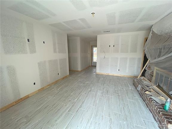 4th image of 120 Sycamore Ave