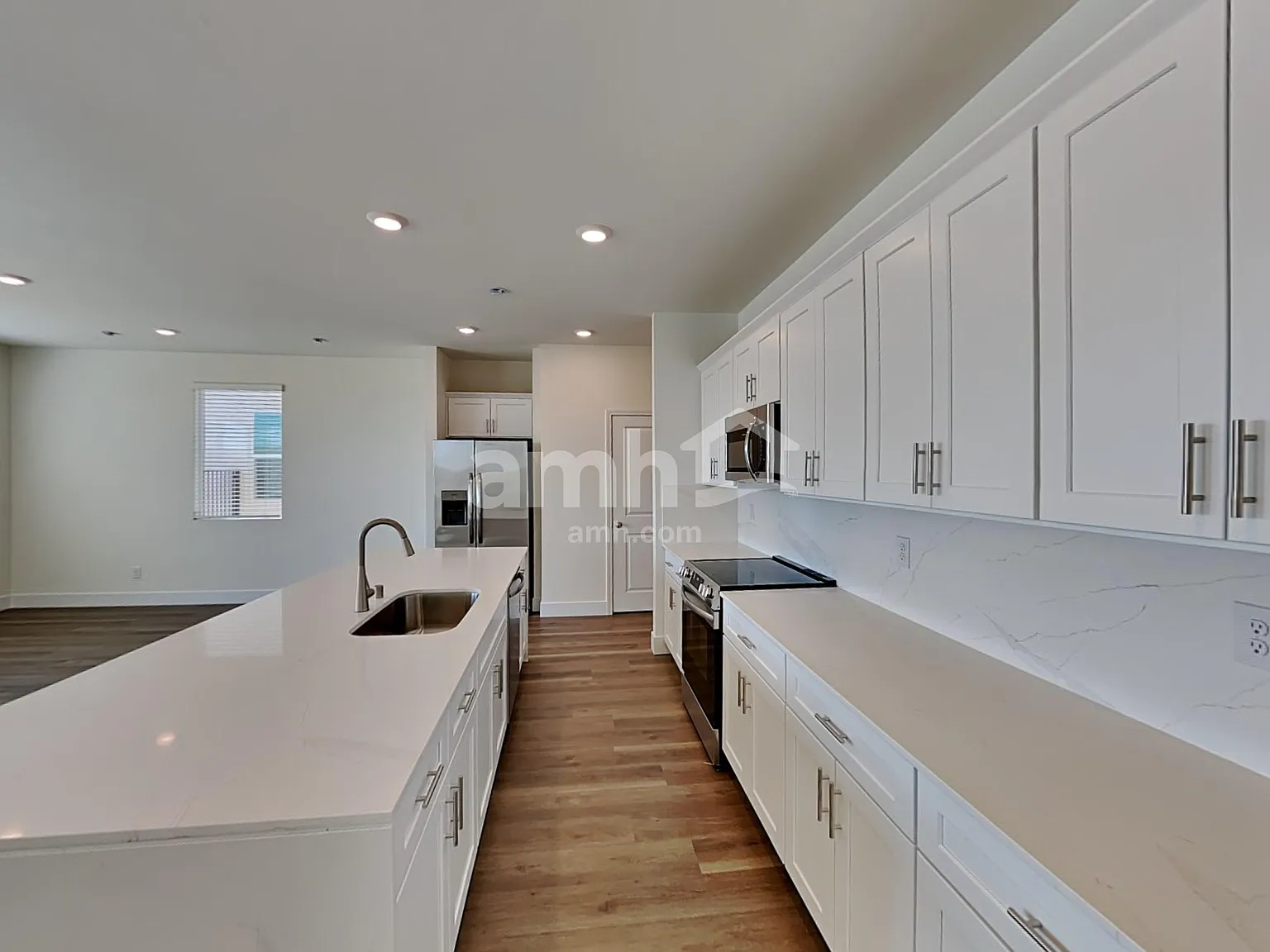 4 bed, 2.5 bath, 2144 sqft, $2,595 — Photo 3