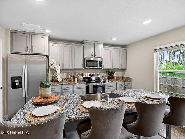 5438 Leeds Ln — Photo 24