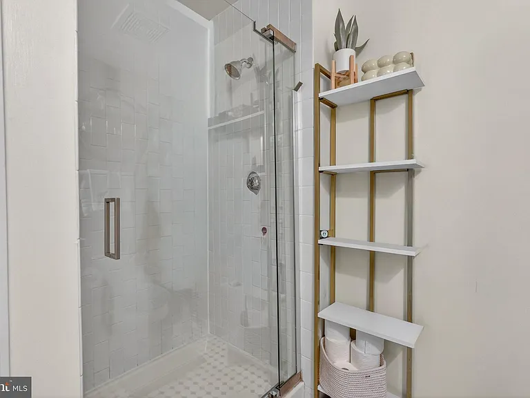 401 13th St NE #311 — Photo 39