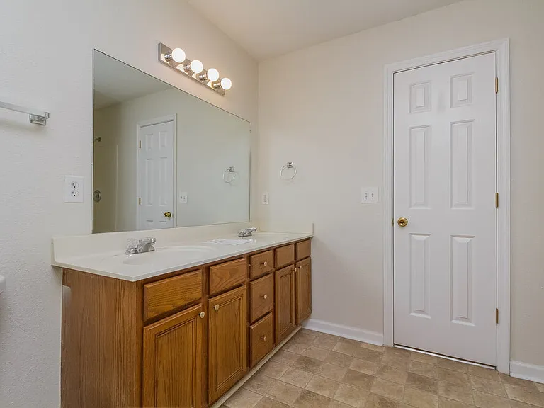 608 Birchbrook Ct — Photo 12