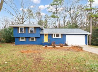 8928 Singingpine Rd, Charlotte, NC 28214