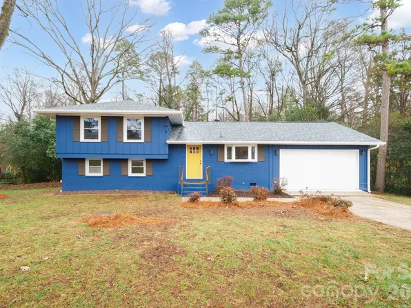 8928 Singingpine Rd, Charlotte, NC 28214