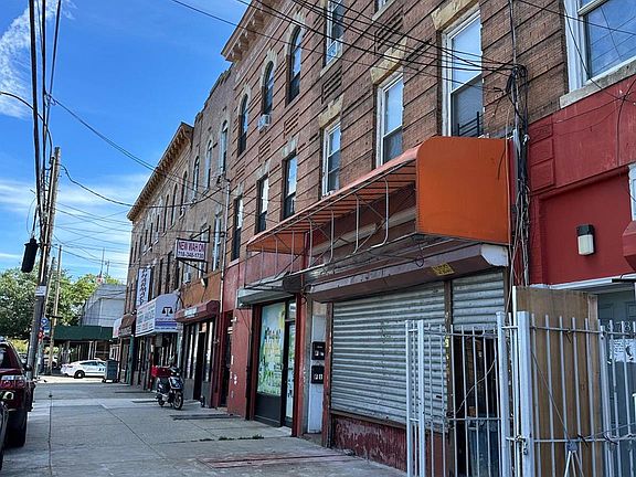 2nd image of 980 Sutter Avenue