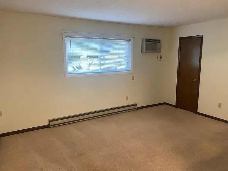 Ridge Plaza Apartments — Photo 6