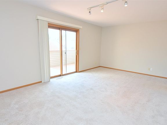 3rd image of 1869 Bright View Dr