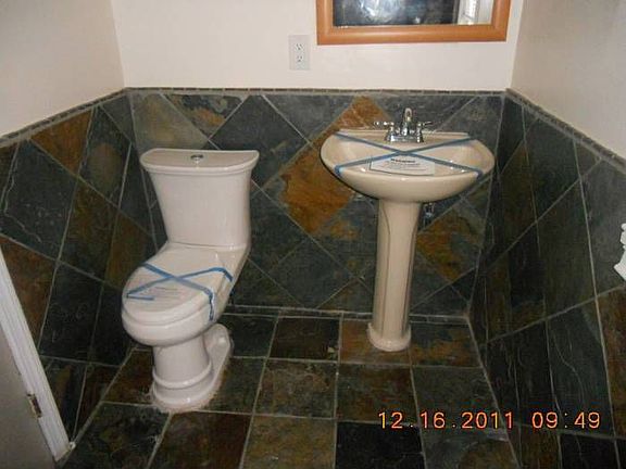 Bathroom first floor unit