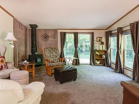 3rd image of 77625 Michigan Ave