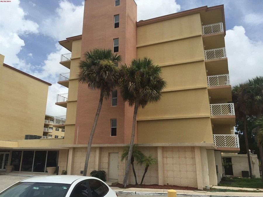 1st image of 2825 S Washington Ave Unit 211