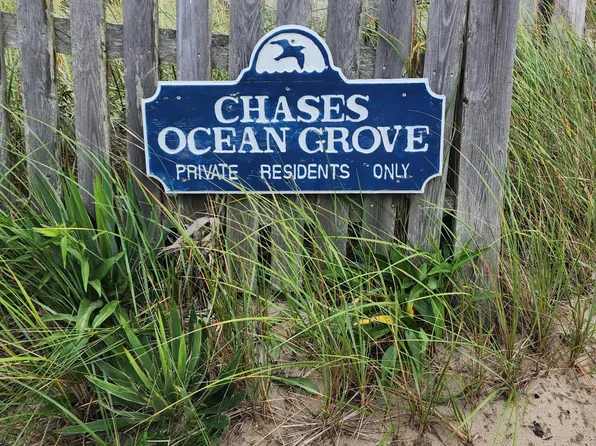 218 Old Wharf Road #211 Rose & Crown, Dennis Port, MA 02639