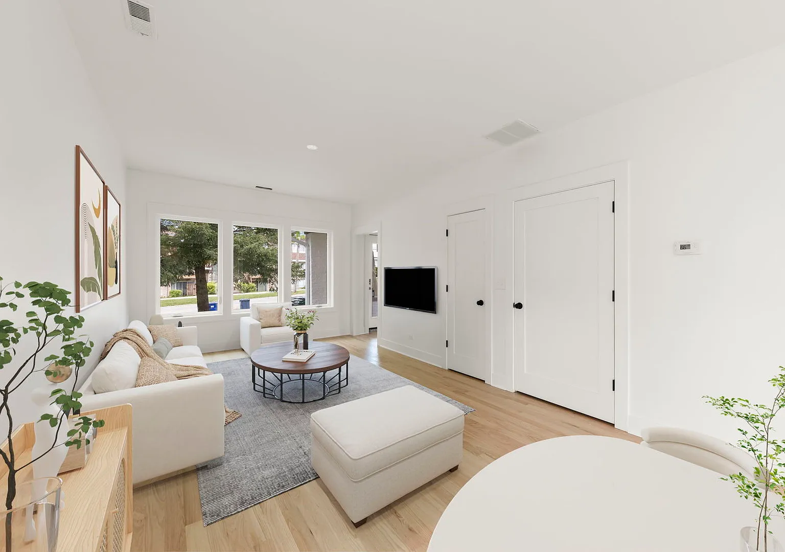 5 bed, 2792 sqft, $5,500 — Photo 4