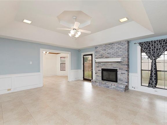 2nd image of 409 Kiwi St