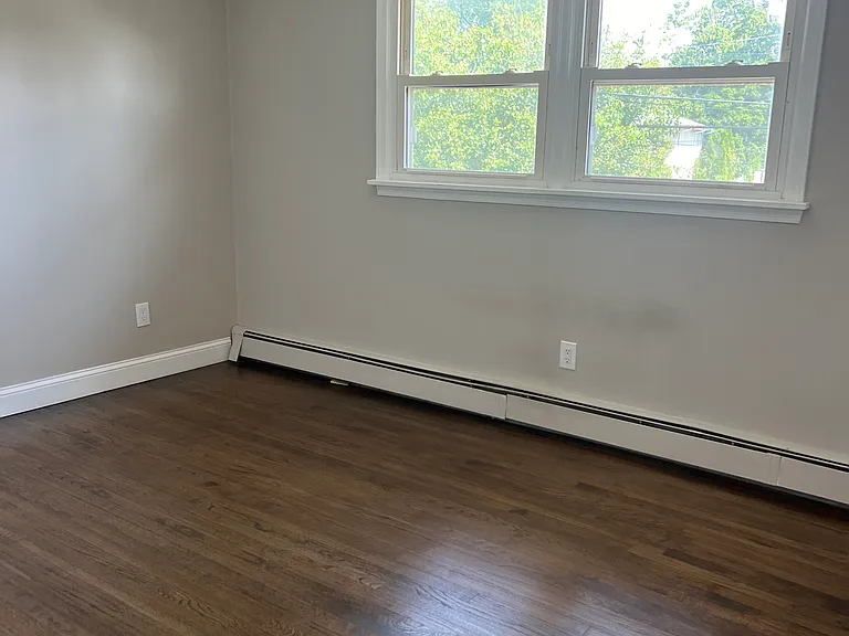 Floor — Photo 9