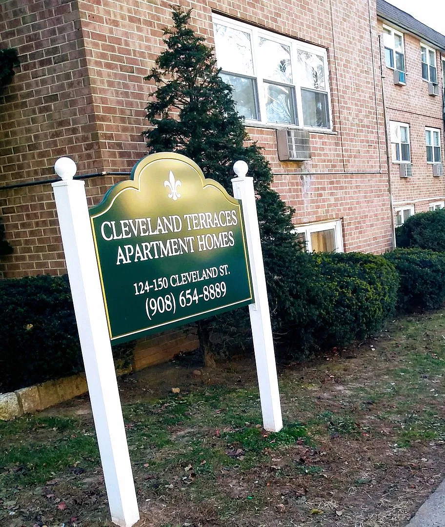 Sloane Realty — Photo 1