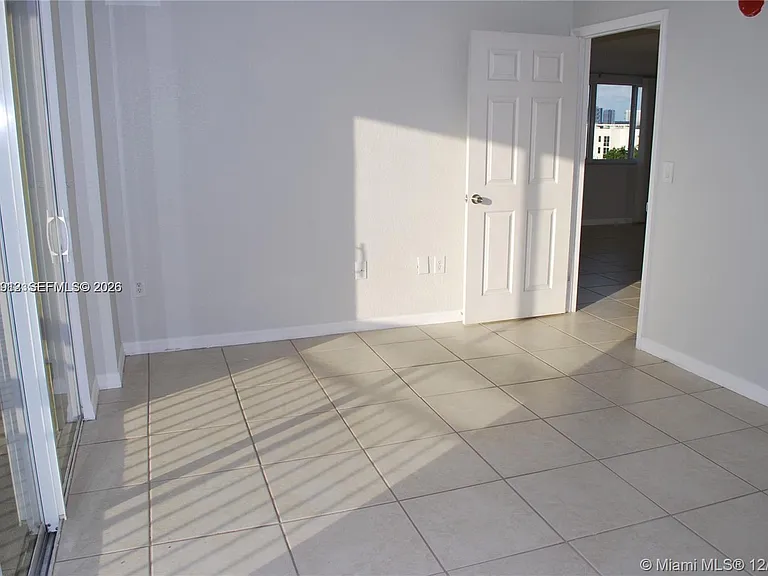 816 NW 11th St #801 — Photo 14