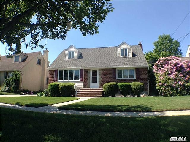 1st image of 1011 Bowling Green Dr