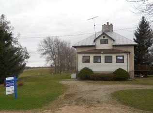 W4003 County Rd E, Cecil, WI 54111