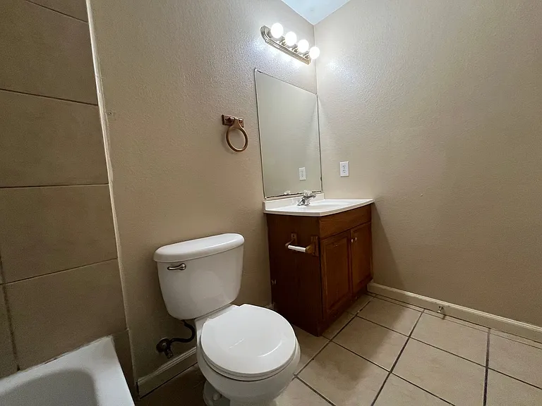 5202 Fountain Lake — Photo 19