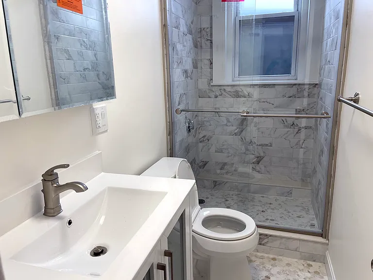 15 Thatcher St #B — Photo 7