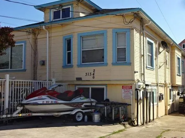 3132-3134 3136 Pleitner #A, Oakland, CA 94602