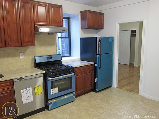 Rented by Realty 2000 Corp | media 1