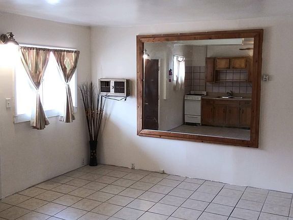 4th image of 429 Cordova Ave NW #2
