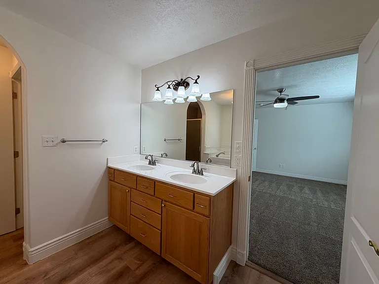 135 N 350 W — Photo 21