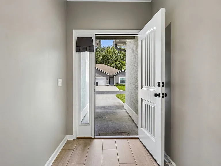 326 Gary Cir — Photo 9