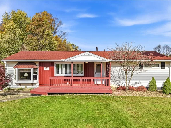 3649 Morefield Rd, Hermitage, PA 16148