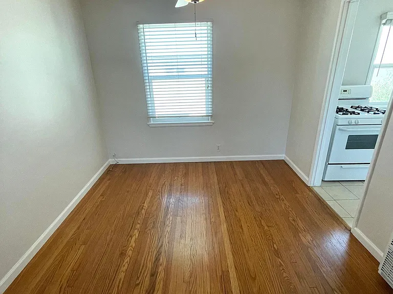 373 Termino Ave #7 — Photo 6