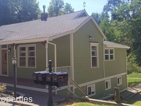 3rd image of 2922 Bedford Ave