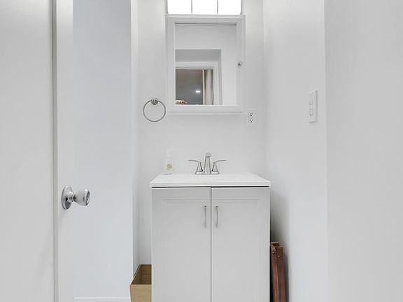5th image of 626 E 14th St #2