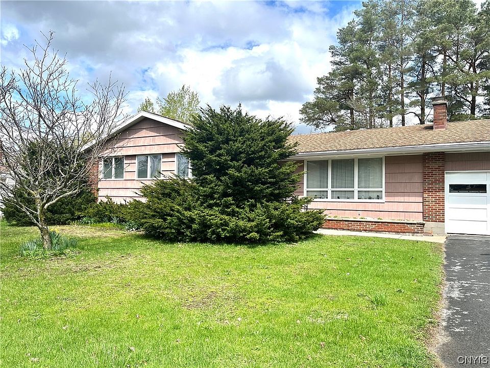 1st image of 32 Birchwood Dr