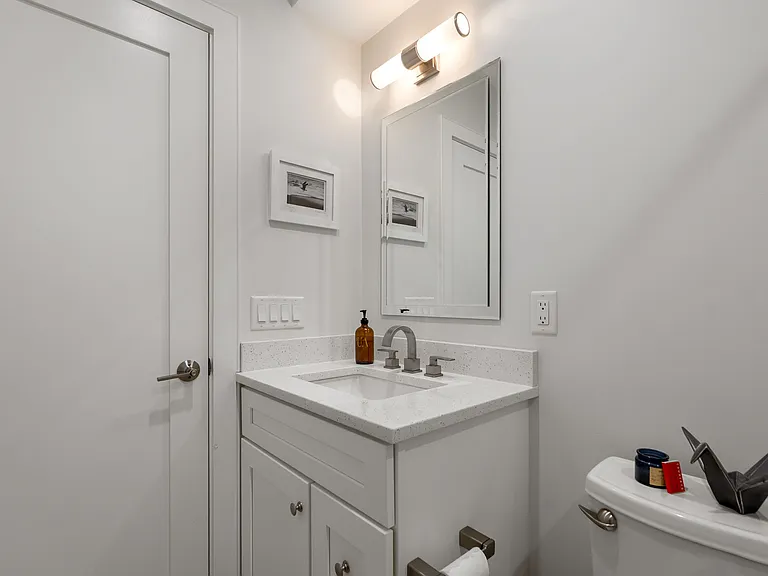 8 Sycamore St #C — Photo 15
